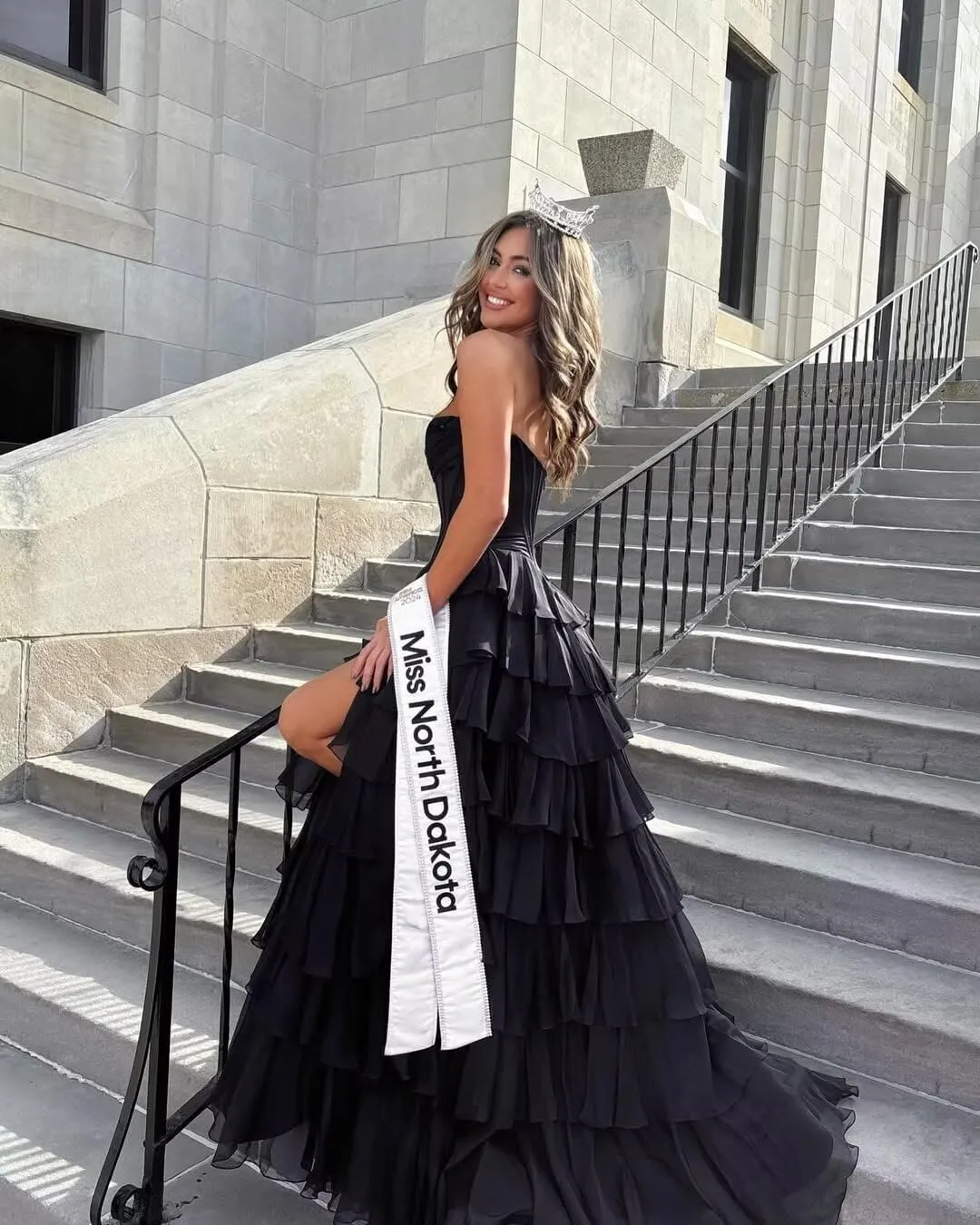 Tiered Chiffon Prom Dress Long Ball Gwon 2025 with Slit for Women Satin Cowl Neck Strapless Evening Dress