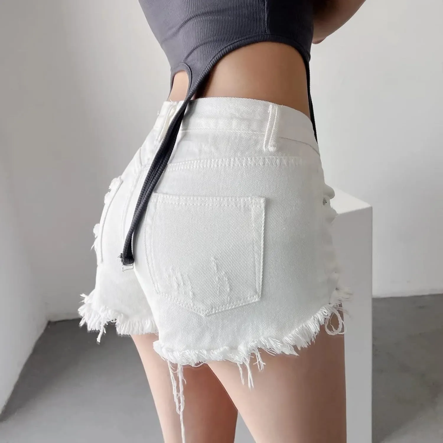 Women's Casual Denim Shorts with high Waisted Split Hem Denim Shorts and Elastic Denim Shorts with Pockets